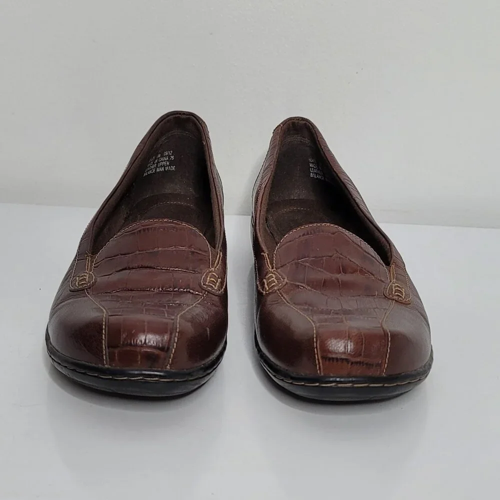 Clarks Bendable Womens 9 Bayou‎ Two Leather Slip On Croc Print Loafer Shoes